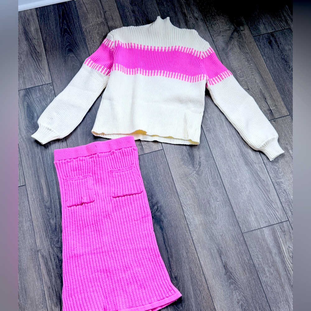 (NEW NEVER WORN)Cream and Hot Pink Ribbed Knit Skirt - Women's